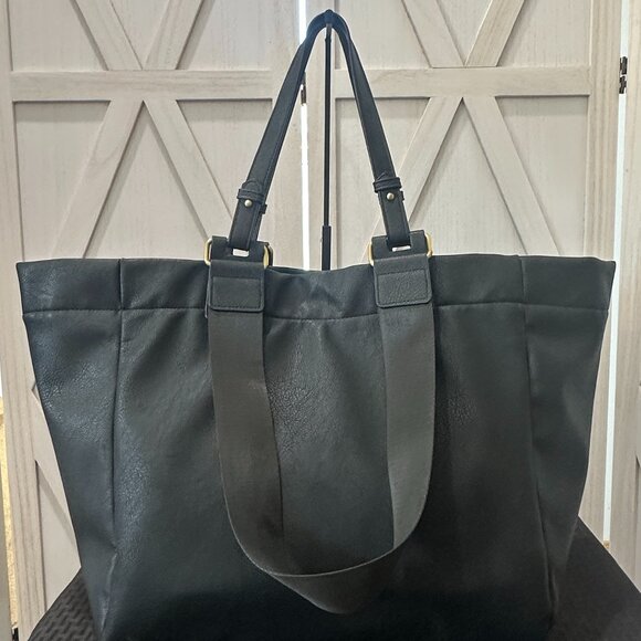 Elegant Black Tote Bag - Picture 3 of 10